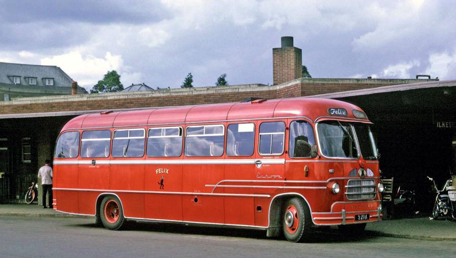  Bedford SB5 Yeates Europa (C41F) 1962 года  (UK) (фото 2 из 2)